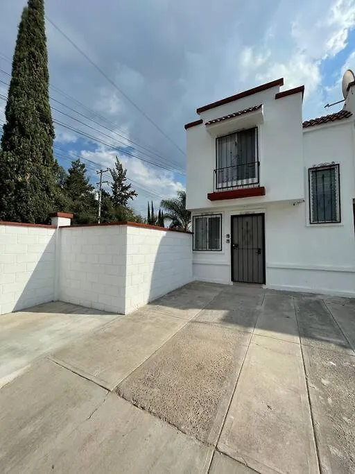 度假居 Jardines De Miraflores, Casa Remodelada Completa Zona Sur Iteso Tecmilenio Uvm Hp Colon Centro Sur 瓜达拉哈拉